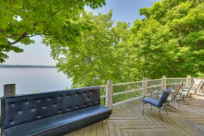 Lockes Glen - Lakefront Geneva Getaway with Dock!